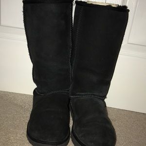 Black tall Uggs